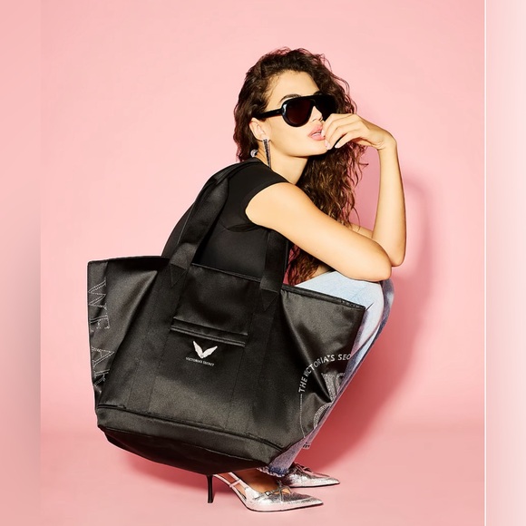 NEW Victoria's Secret Fashion Show 2024 Weekender Bag - Picture 9 of 12